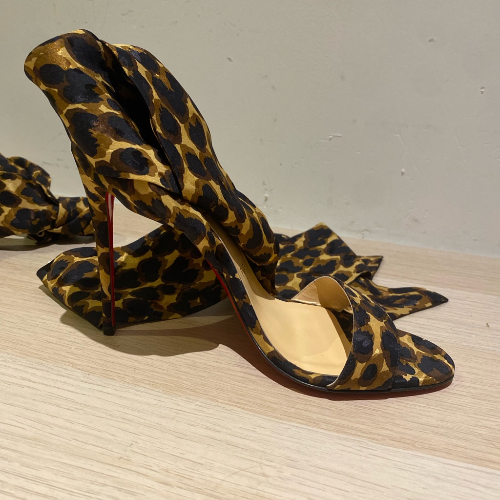 Christian Louboutin Sandale Du Desert Red Sole Crepe Satin Kitty Sandals